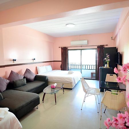 فندق The Famous House - Jomtien المظهر الخارجي الصورة