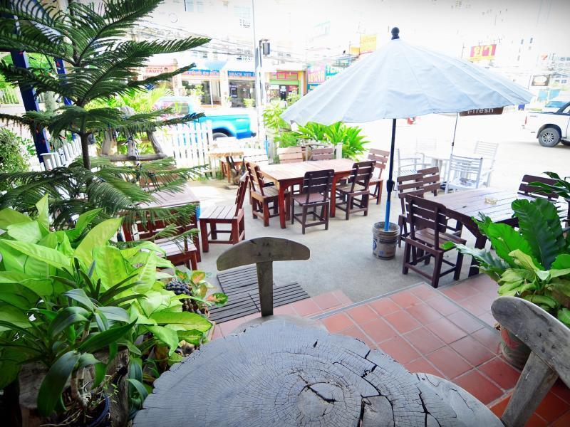 فندق The Famous House - Jomtien المظهر الخارجي الصورة